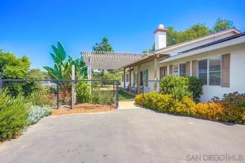 Exterior - 740 Kimble Vw, Fallbrook, CA 92028 photo 3 of 23