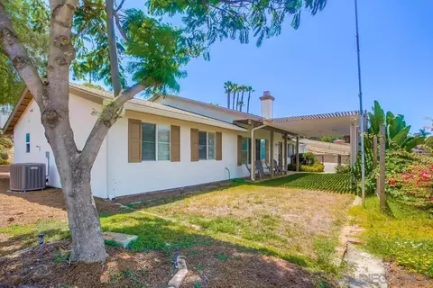 Exterior - 740 Kimble Vw, Fallbrook, CA 92028 photo 6 of 23