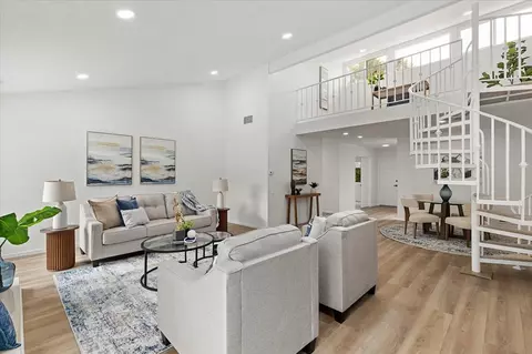 2112 Caminito Circulo Sur, La Jolla, CA 92037 photo 13