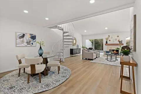 2112 Caminito Circulo Sur, La Jolla, CA 92037 photo 11