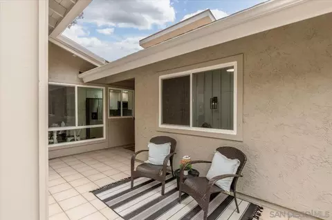 2112 Caminito Circulo Sur, La Jolla, CA 92037 photo 18