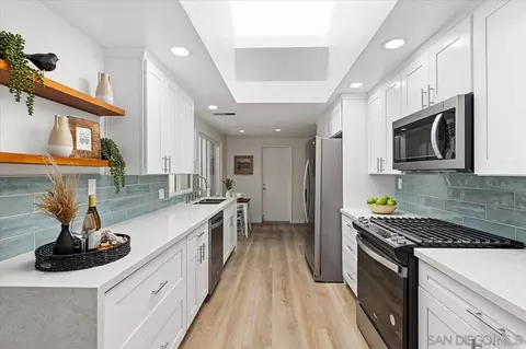 2112 Caminito Circulo Sur, La Jolla, CA 92037 photo 2