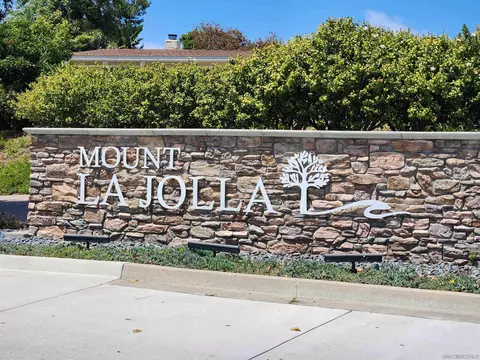 2112 Caminito Circulo Sur, La Jolla, CA 92037 photo 20