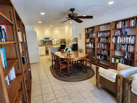 2112 Caminito Circulo Sur, La Jolla, CA 92037 photo 24