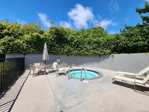 2112 Caminito Circulo Sur, La Jolla, CA 92037 photo 26
