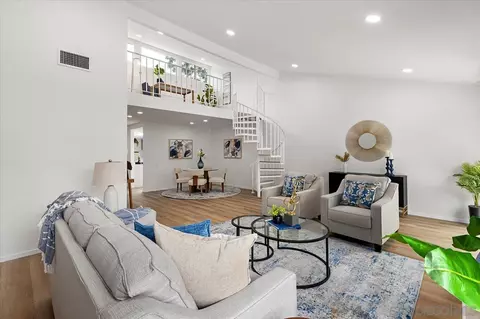 2112 Caminito Circulo Sur, La Jolla, CA 92037 photo 16