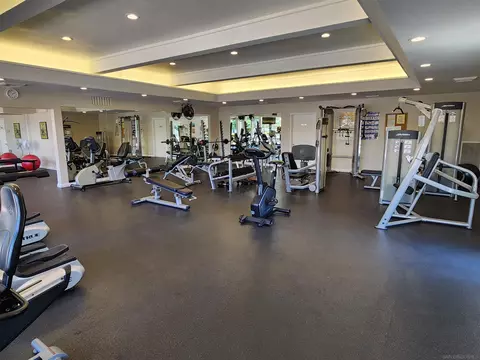 2112 Caminito Circulo Sur, La Jolla, CA 92037 photo 23