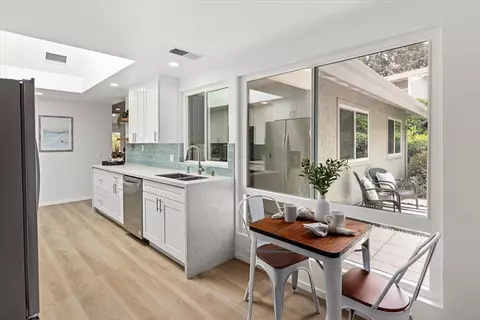 2112 Caminito Circulo Sur, La Jolla, CA 92037 photo 5