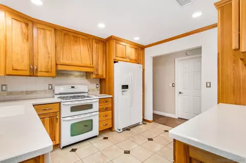 1701 Peppervilla Dr, El Cajon, CA 92021 photo 5