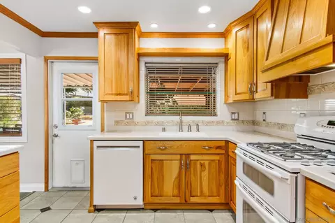 1701 Peppervilla Dr, El Cajon, CA 92021 photo 6