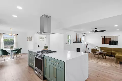 Kitchen - 5087 Bancroft Dr, La Mesa, CA 91941 photo 2 of 7