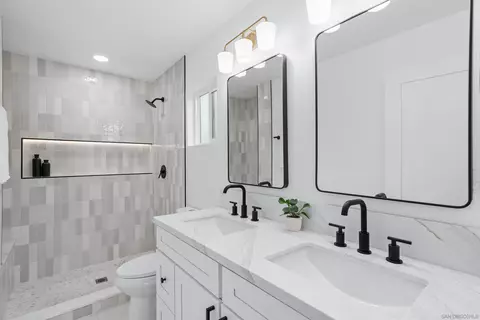 Bath - 5087 Bancroft Dr, La Mesa, CA 91941 photo 1 of 5