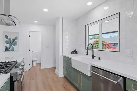 Kitchen - 5087 Bancroft Dr, La Mesa, CA 91941 photo 4 of 7