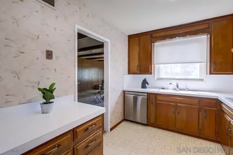 Kitchen - 4151 Citradora Dr, Spring Valley, CA 91977 photo 2 of 2