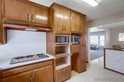 Kitchen - 4151 Citradora Dr, Spring Valley, CA 91977 photo 1 of 2