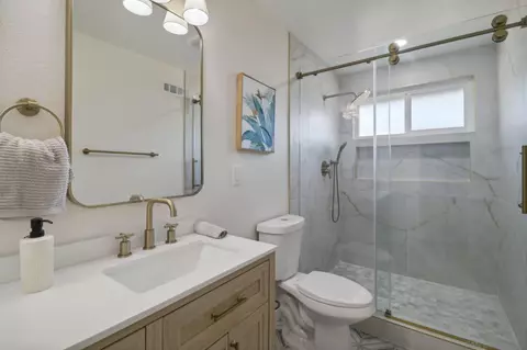Bath - 235 Cottingham Ct, Oceanside, CA 92054 photo 3 of 5