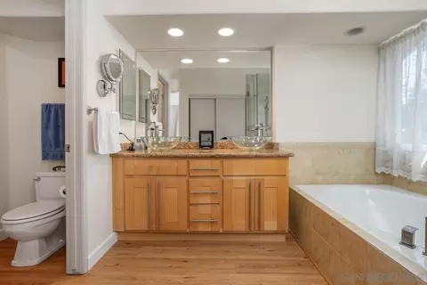 Bath - 1819 Ithaca Dr, Vista, CA 92081 photo 3 of 5