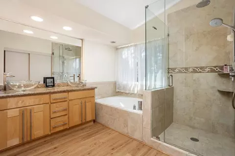 Bath - 1819 Ithaca Dr, Vista, CA 92081 photo 2 of 5