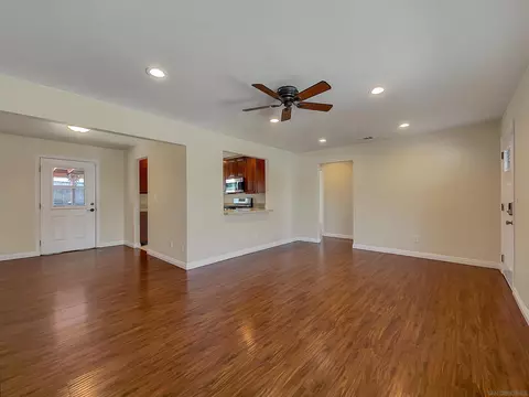 Living - 704 El Monte Rd, El Cajon, CA 92020 photo 2 of 5