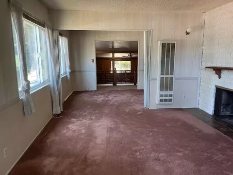 Living - 1667 Braddon Way, El Cajon, CA 92021 photo 4 of 5