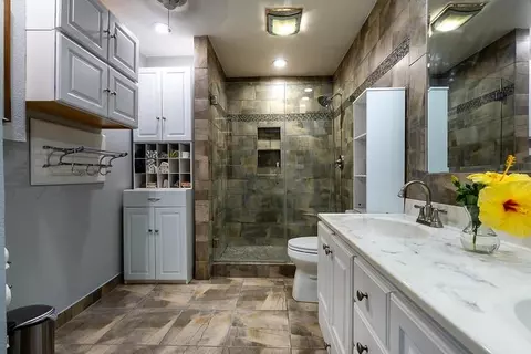 Bath - 14662 Colony Way, Poway, CA 92064 photo 1 of 2