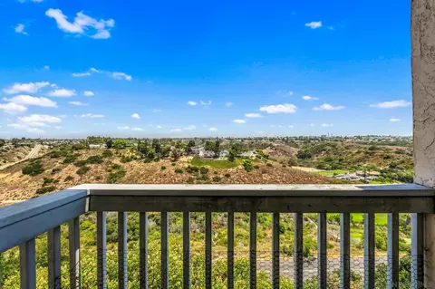 2939 Cowley Way #G, San Diego, CA 92117