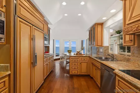 13 Breakers Isle, Dana Point, CA 92629 photo 23