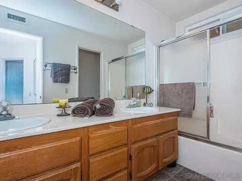 Bath - 3280 Morella Way, Oceanside, CA 92056 photo 4 of 5