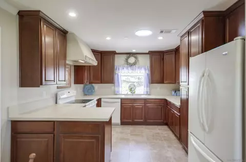 10029 Circa Valle Verde, El Cajon, CA 92021 photo 31