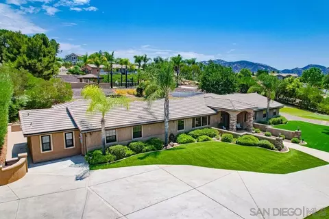 10029 Circa Valle Verde, El Cajon, CA 92021 photo 5