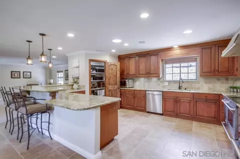10029 Circa Valle Verde, El Cajon, CA 92021 photo 8