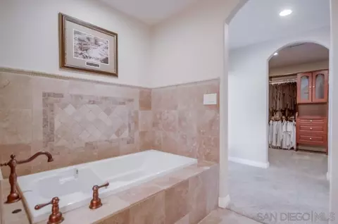 10029 Circa Valle Verde, El Cajon, CA 92021 photo 15