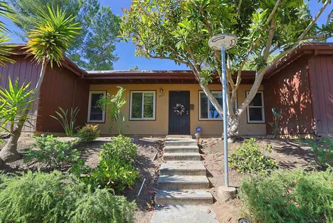8692 Wahl St, Santee, CA 92071