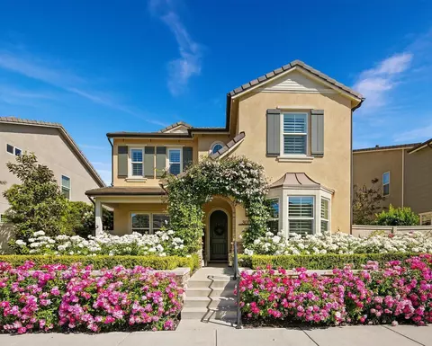 3011 Starry Night Dr, Escondido, CA 92029