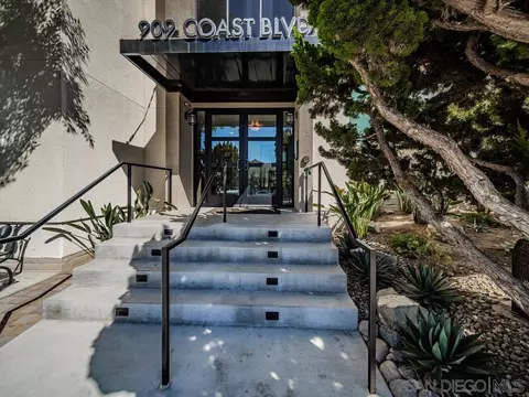 909 Coast Blvd #25, La Jolla, CA 92037 photo 2