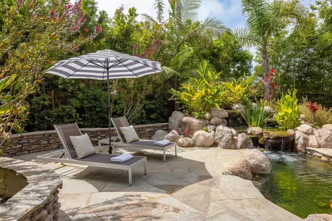 Exterior - 13772 Mercado Dr, Del Mar, CA 92014 photo 7 of 9