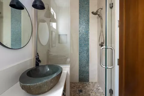 Bath - 13772 Mercado Dr, Del Mar, CA 92014 photo 2 of 4