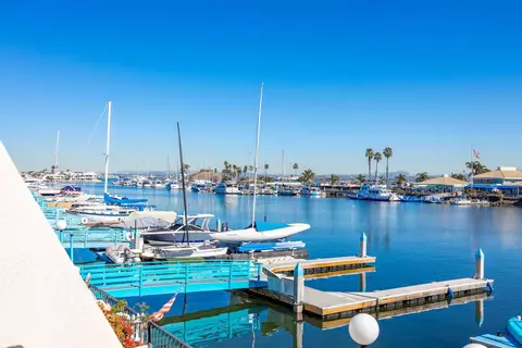 16 Antigua Ct, Coronado, CA 92118