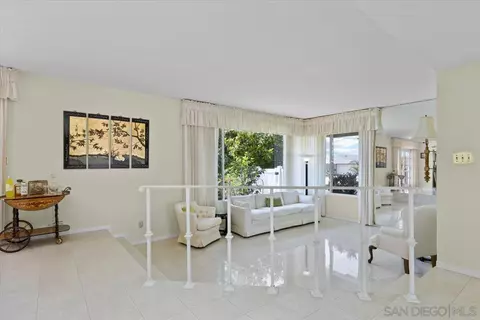 5582 Thunderbird Ln, La Jolla, CA 92037 photo 7