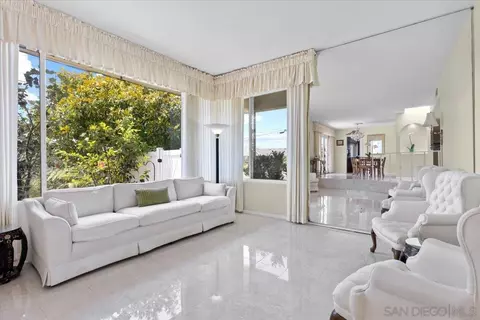 5582 Thunderbird Ln, La Jolla, CA 92037 photo 3