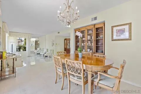 5582 Thunderbird Ln, La Jolla, CA 92037 photo 8