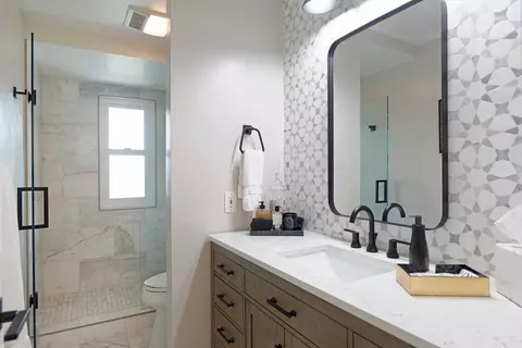 Bath - 5495 Caminito Rosa, La Jolla, CA 92037 photo 1 of 4