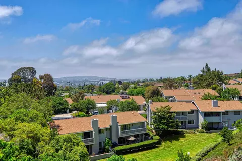 View/Area - 5495 Caminito Rosa, La Jolla, CA 92037 photo 1 of 3