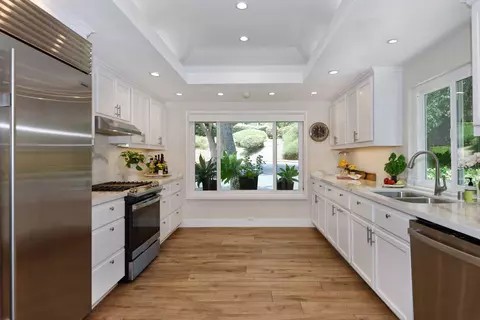 Kitchen - 5495 Caminito Rosa, La Jolla, CA 92037 photo 1 of 1