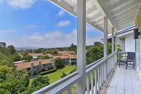 Exterior - 5495 Caminito Rosa, La Jolla, CA 92037 photo 4 of 7