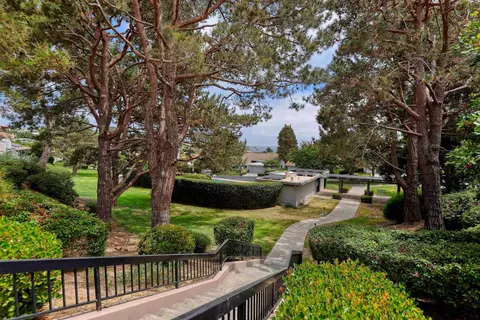 Exterior - 5495 Caminito Rosa, La Jolla, CA 92037 photo 6 of 7