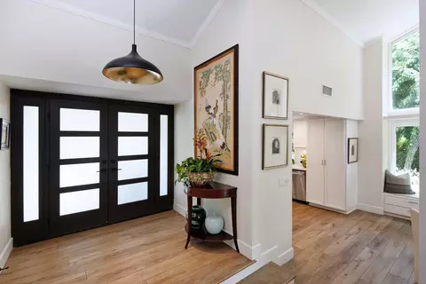 Entry Way - 5495 Caminito Rosa, La Jolla, CA 92037 photo 2 of 3