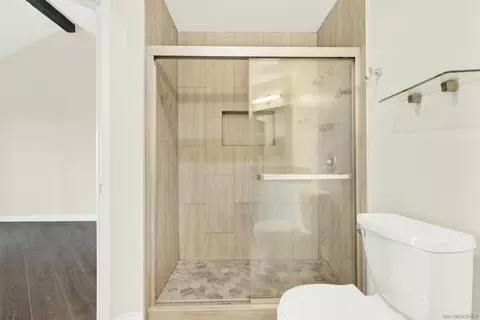 Bath - 3019 Golden Oak Way, Spring Valley, CA 91978 photo 2 of 4