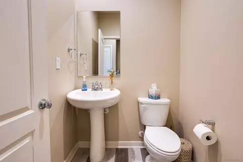 Bath - 4209 Corte Ct, Oceanside, CA 92057 photo 1 of 3