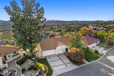View/Area - 4045 Vortex Pl, Escondido, CA 92025 photo 5 of 6